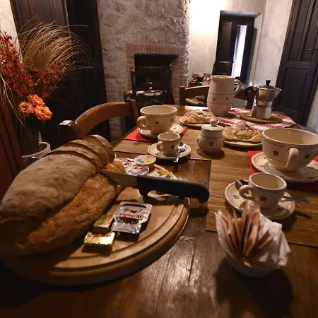 Robur Marsorum Diffuso Hotel Rocca di Mezzo