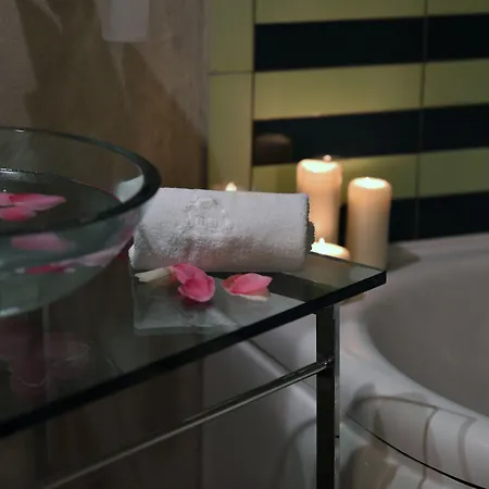 Hotel Robur Marsorum Diffuso Rocca di Mezzo