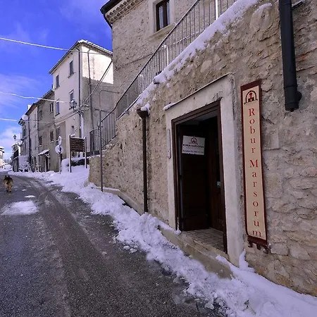 Robur Marsorum Diffuso Hotell Rocca di Mezzo