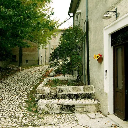 Robur Marsorum Diffuso Hotel Rocca di Mezzo