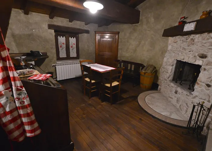 Ξενοδοχείο Robur Marsorum Diffuso Rocca di Mezzo